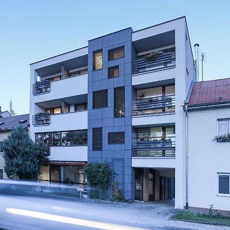Par Pokoju Microhotel Zlin Bagian luar foto