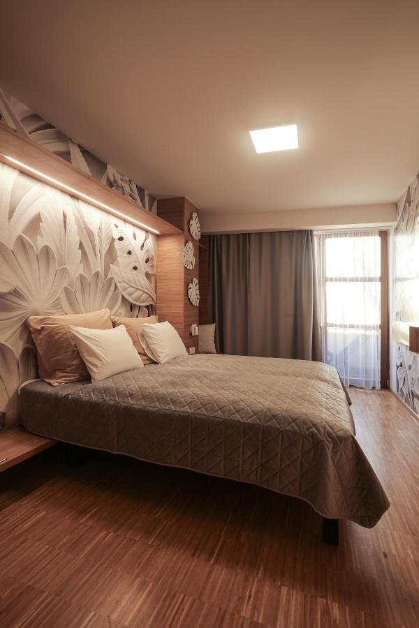 Par Pokoju Microhotel Zlin Bagian luar foto